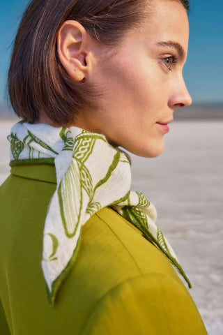 Nickituch Dragonfly Wiese-Natural aus Kaschmir – edles Halstuch | PURSCHOEN